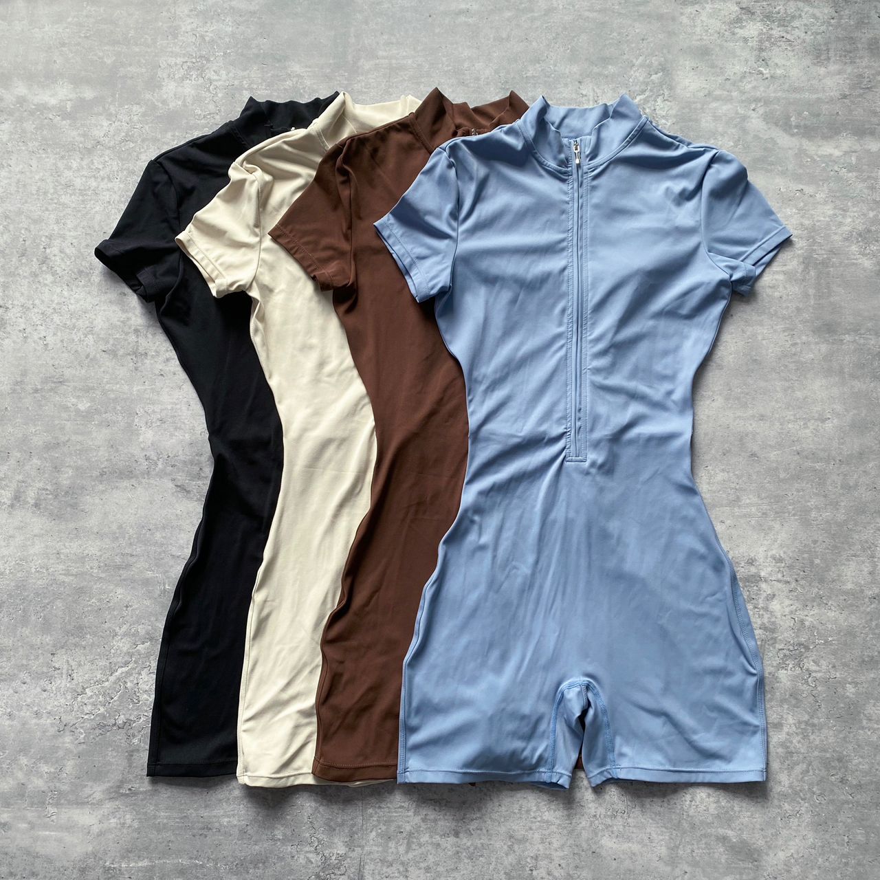 comprar-macacao-yoga-curto-com-ziper-tecido-premium-frente